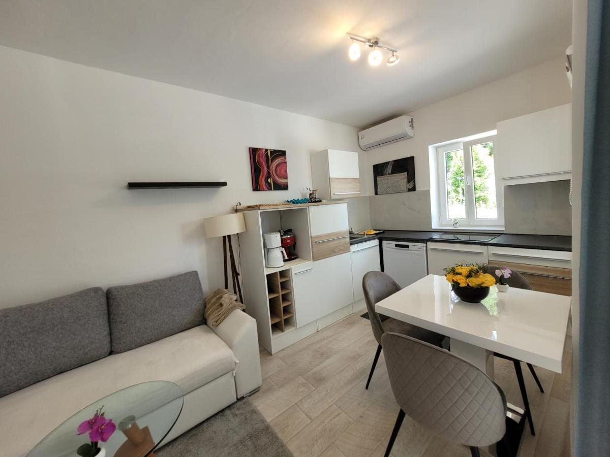 Ferienwohnung Mit Pool Kroatien Mit Meerblick Und Pool Lovran Exterior photo