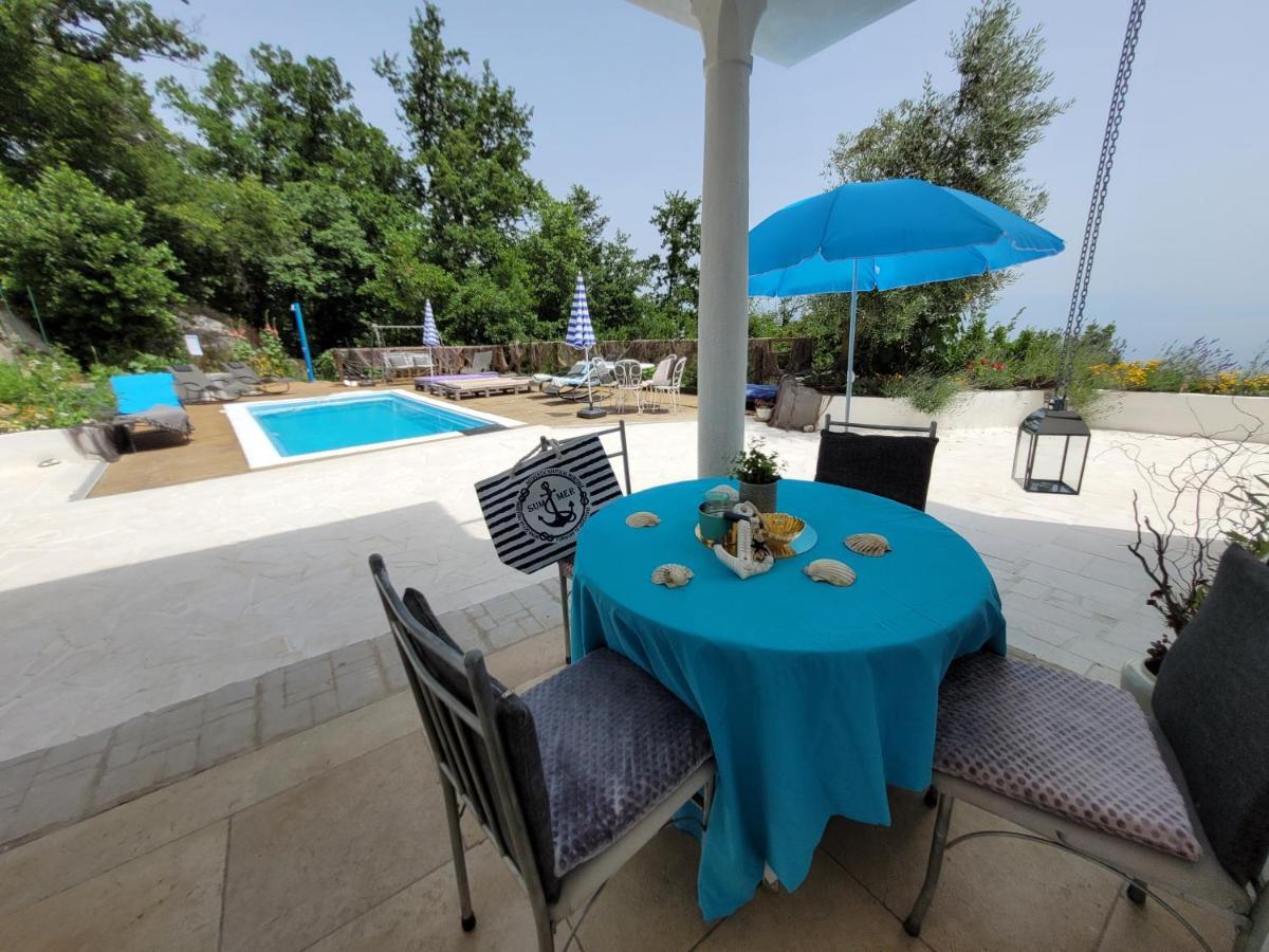 Ferienwohnung Mit Pool Kroatien Mit Meerblick Und Pool Lovran Exterior photo